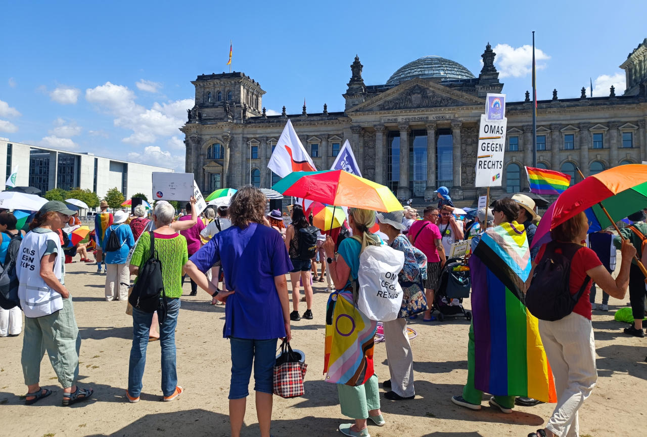 Bilder/Demo-Impressionen.jpg - Zum Vergrößern bzw. Öffnen auf Bild klicken